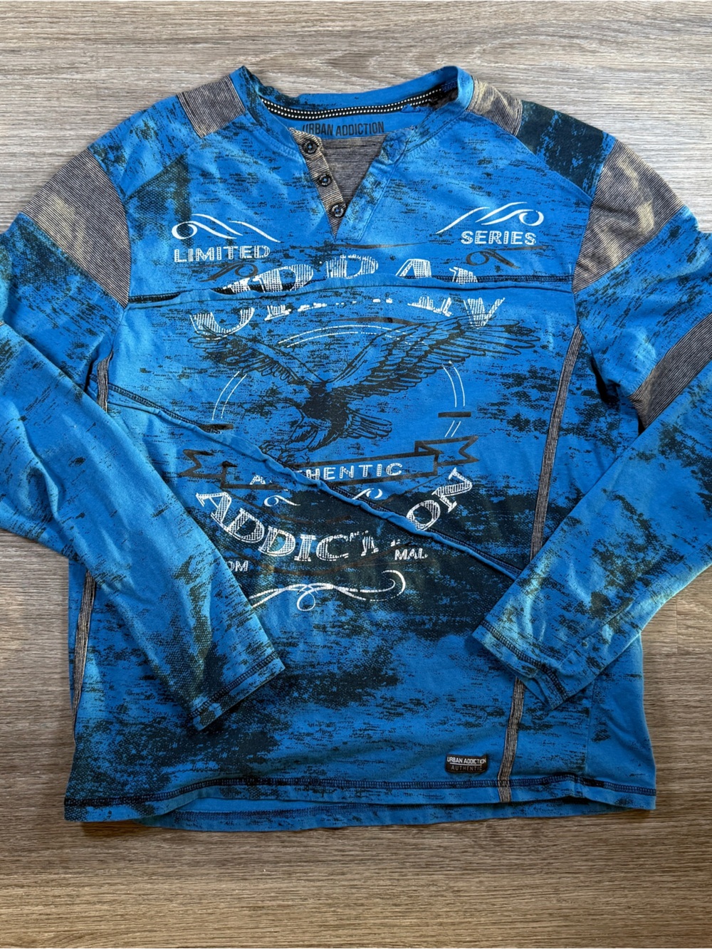 Vintage Y2K Blue Graphic Long-Sleeve Henley Shirt